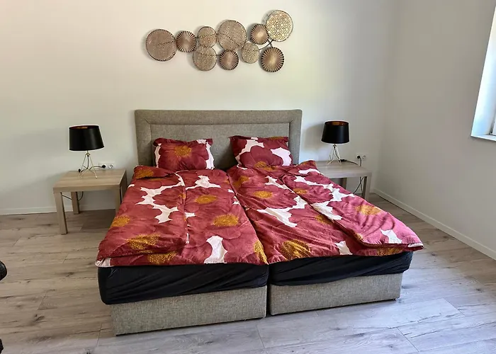 Feleségem Akarattya * Balatonakarattya